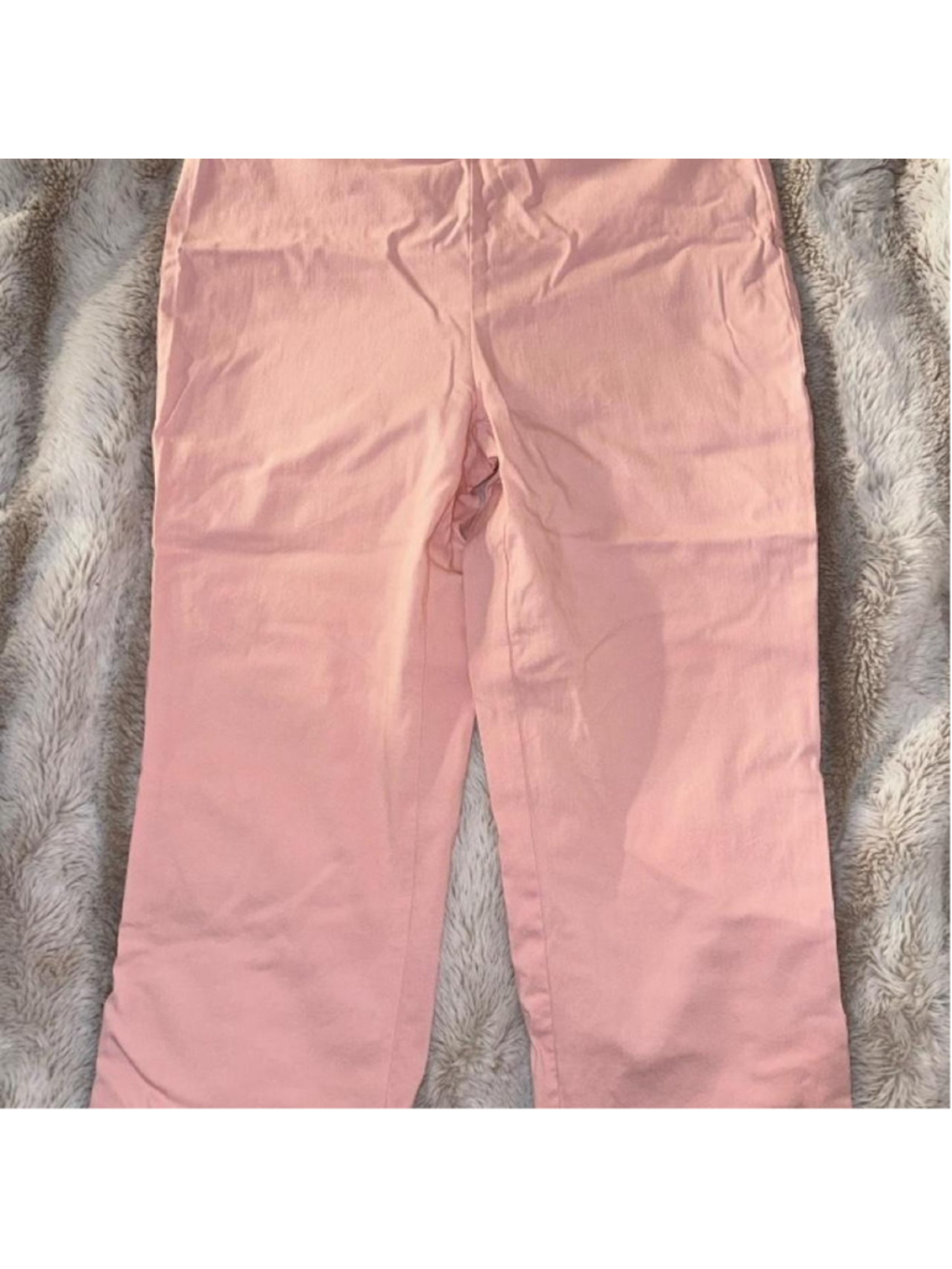 🩷Liz Claiborne pink capri pants with gold buttons, 
🩷size 10 - measurements in